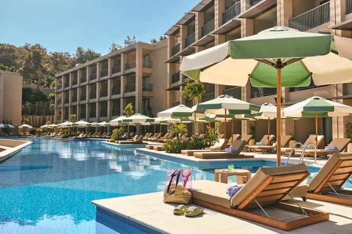 Sun loungers around the pool at Hyde Bodrum